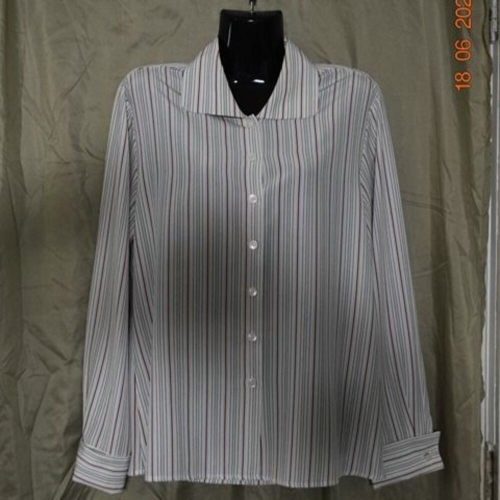 Rena Rowan for Saville Women's 8 Button Up